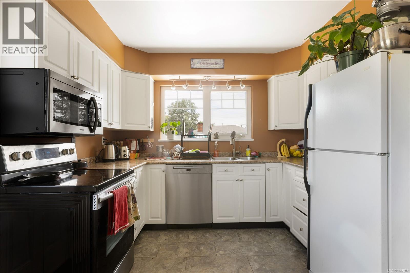  1730 Christmas Avenue, Saanich