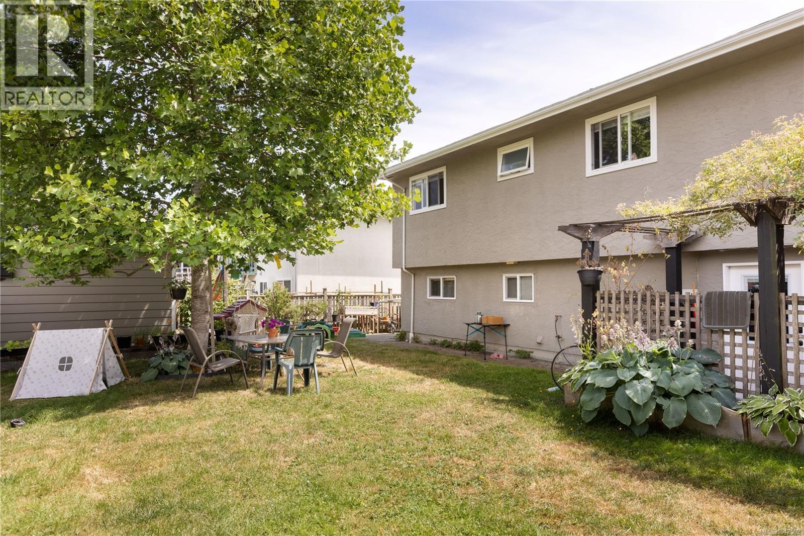  1730 Christmas Avenue, Saanich
