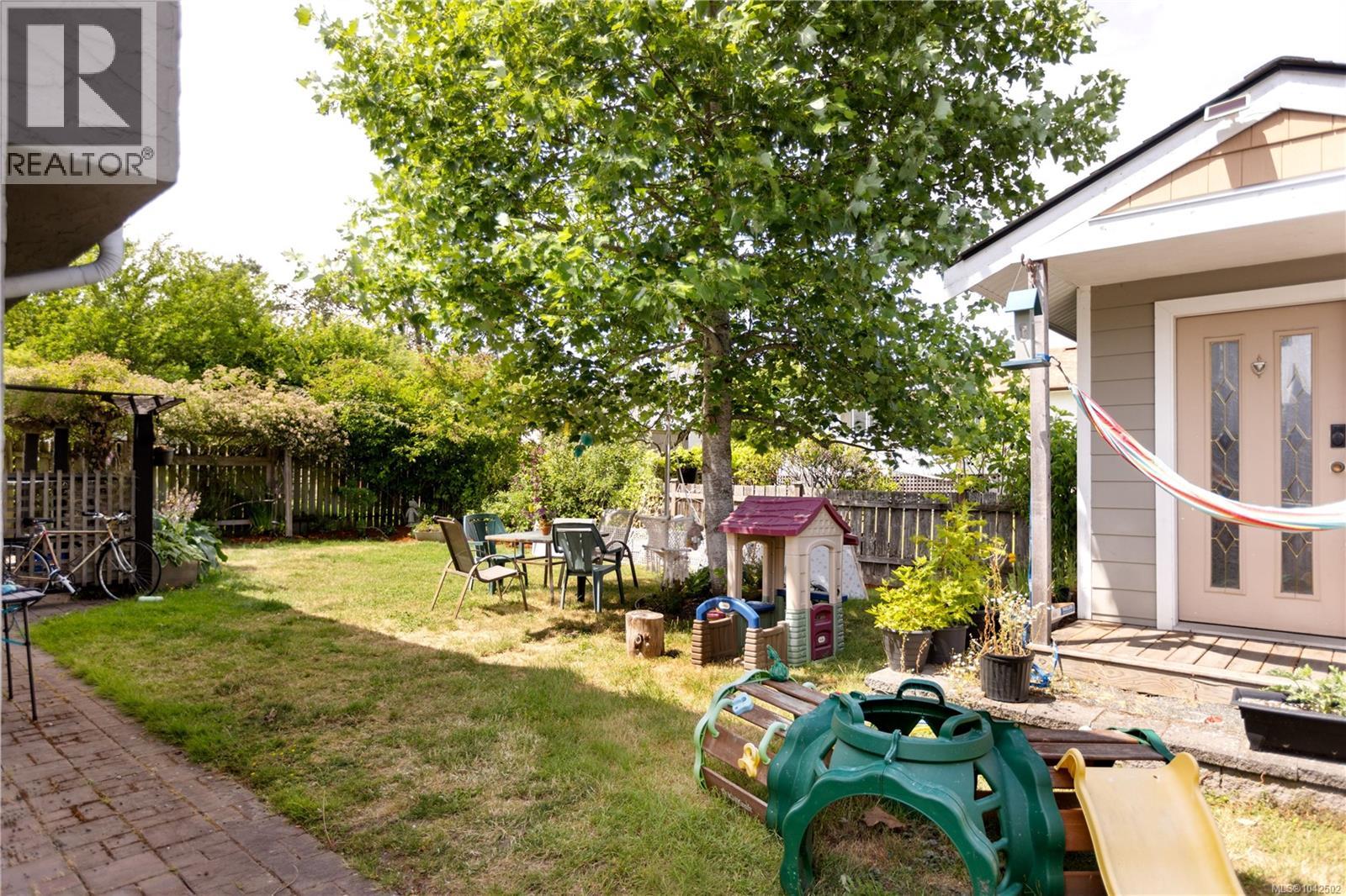  1730 Christmas Avenue, Saanich