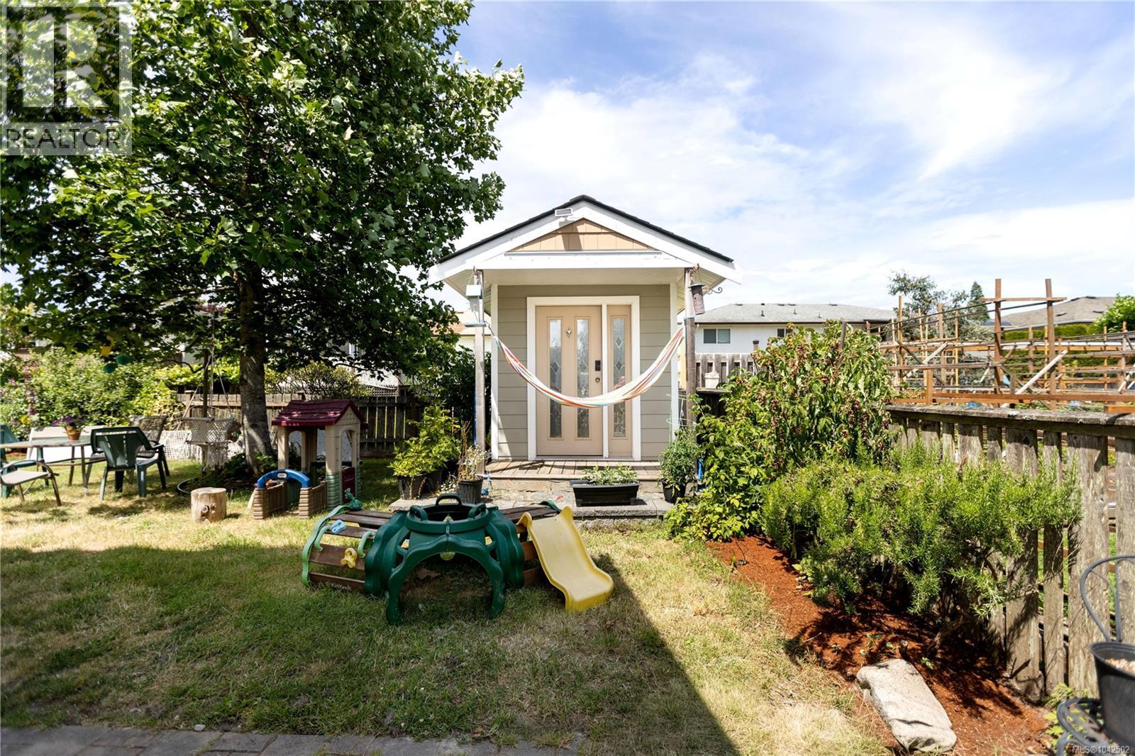  1730 Christmas Avenue, Saanich