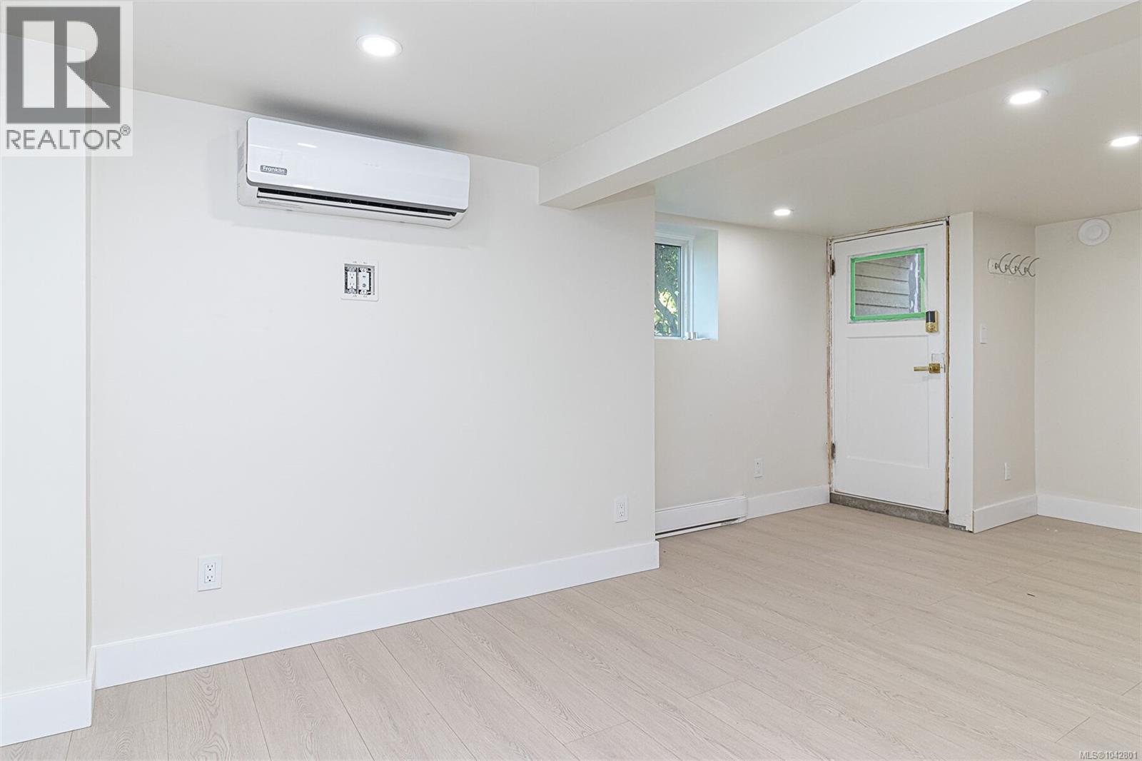  1276 Vista Heights, Victoria