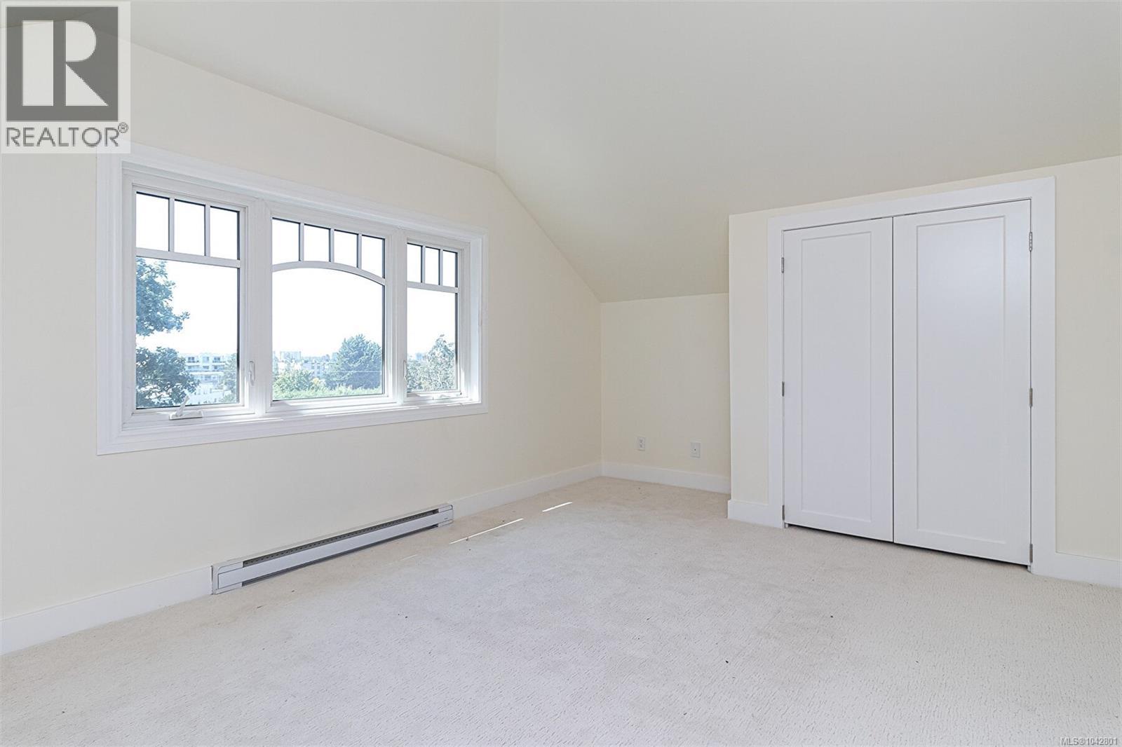  1276 Vista Heights, Victoria