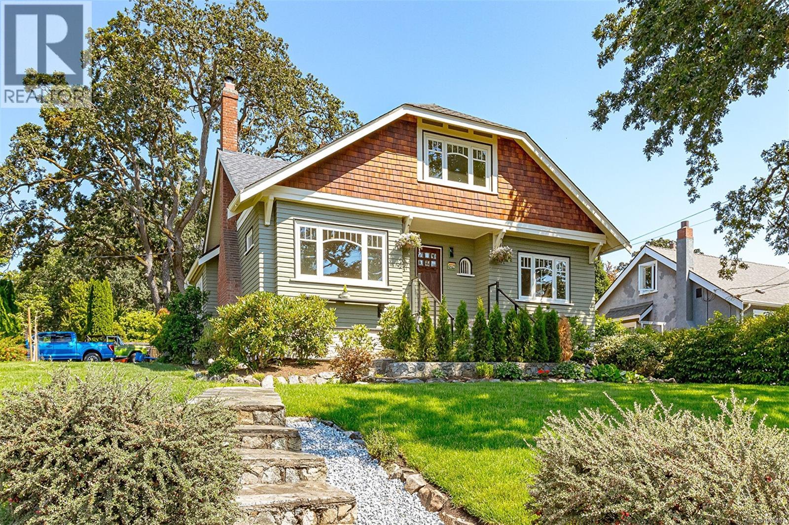  1276 Vista Heights, Victoria