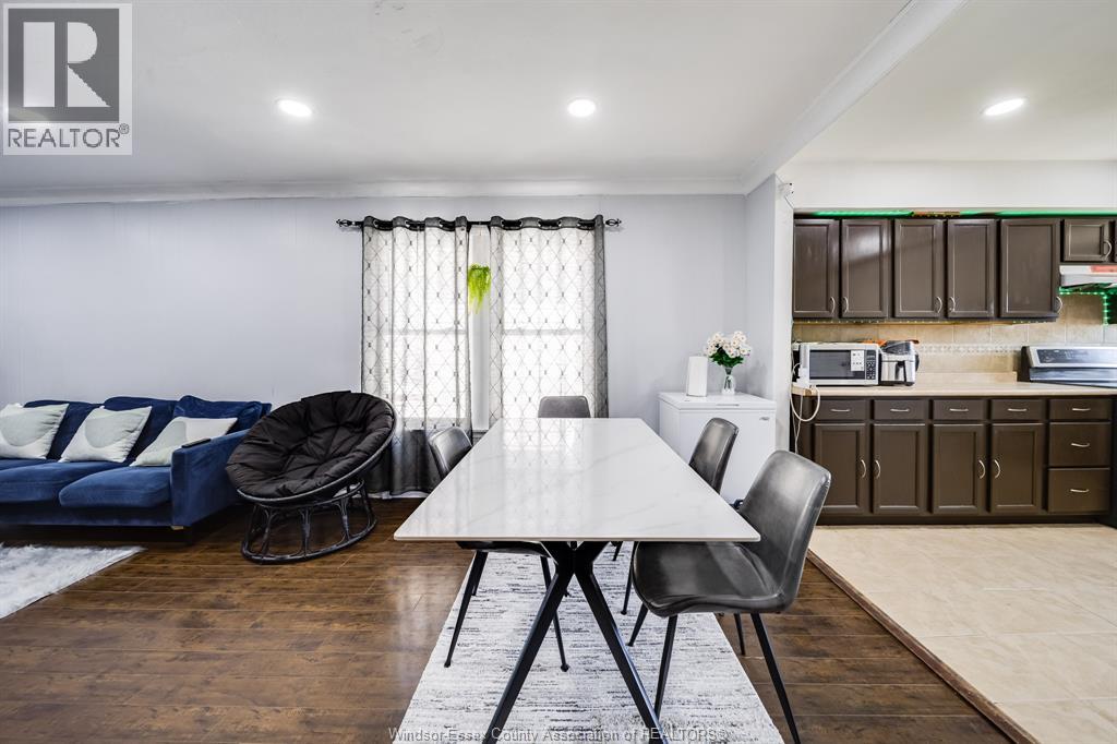 1170 PIERRE AVENUE - 12