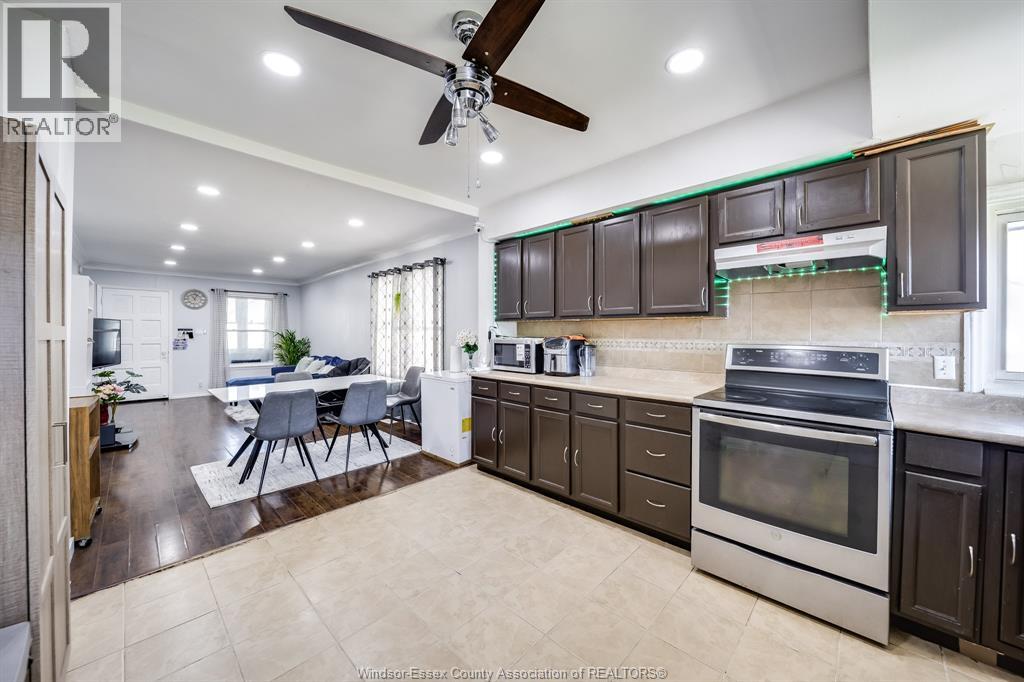 1170 PIERRE AVENUE - 17