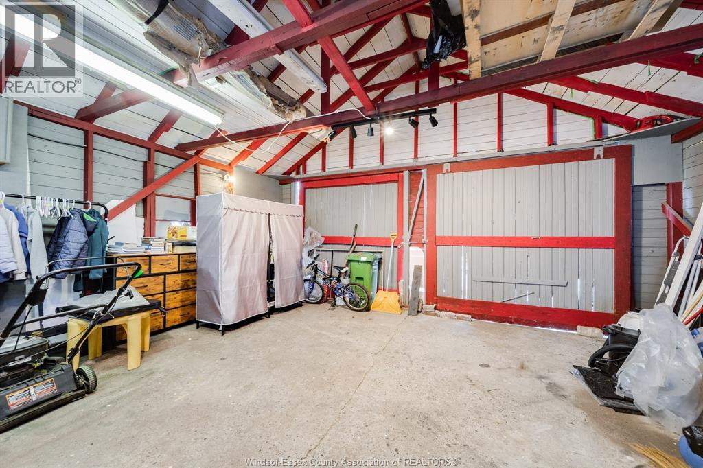 1170 PIERRE AVENUE - 27