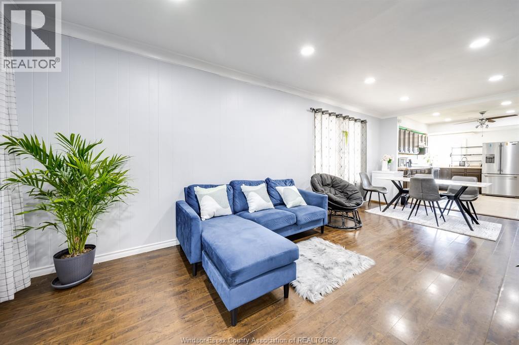 1170 PIERRE AVENUE - 6