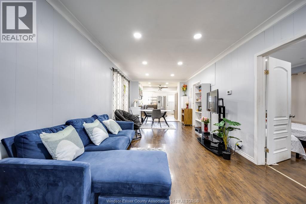 1170 PIERRE AVENUE - 7