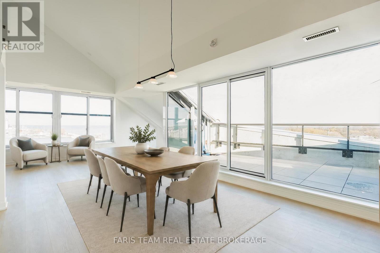 #621 31 HURON STREET - 17