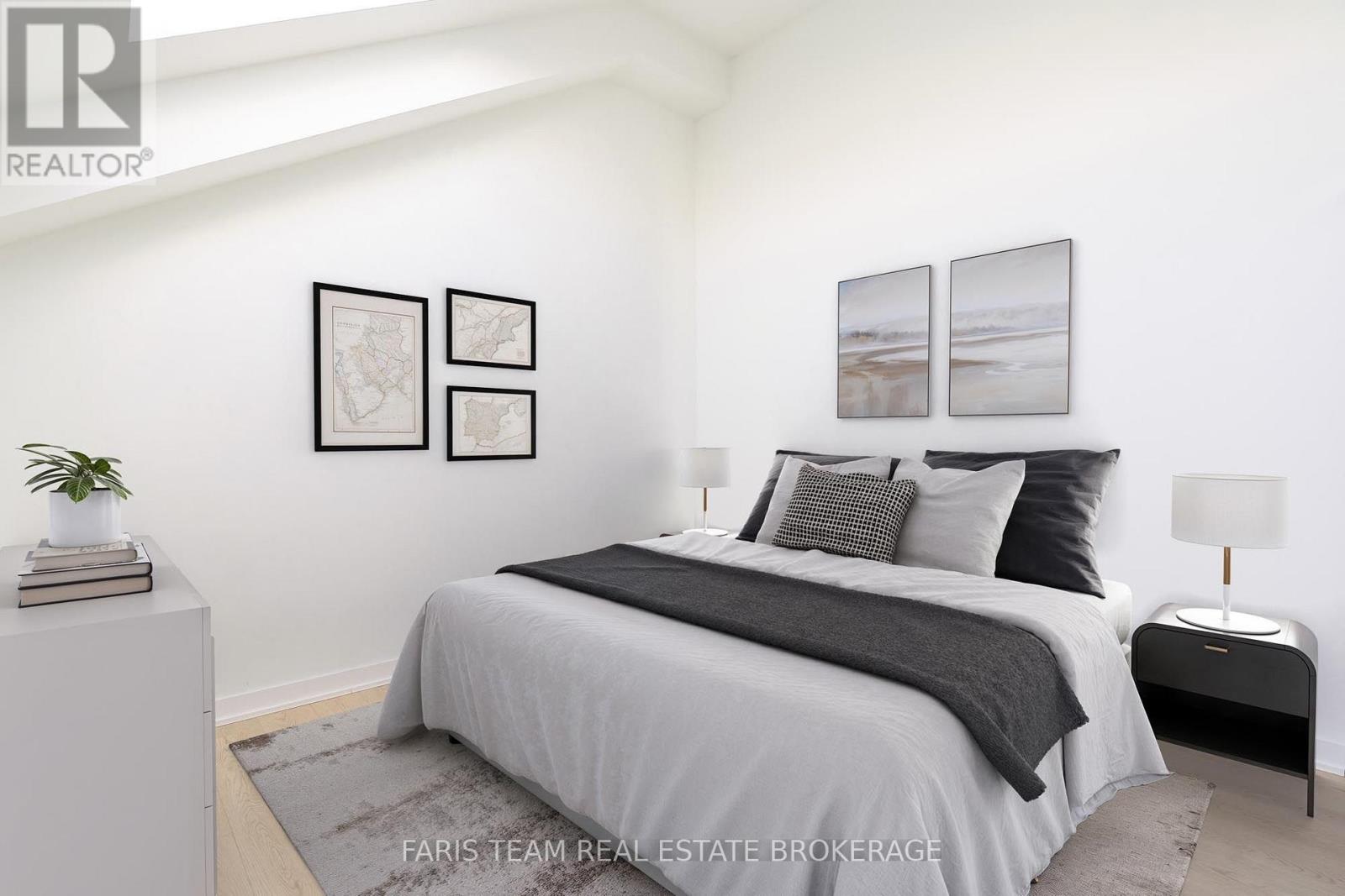 #621 31 HURON STREET - 8