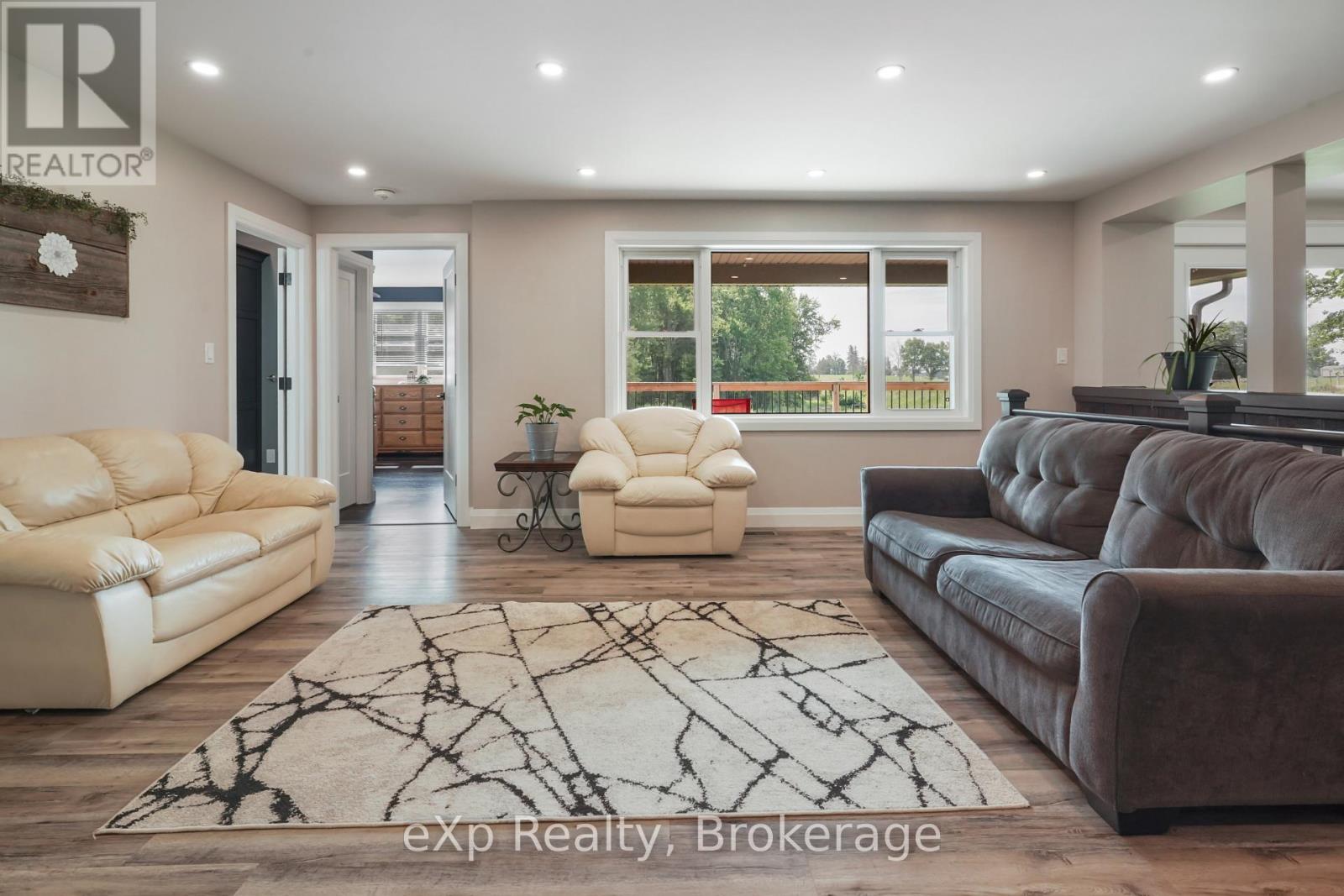 44032 AMBERLEY ROAD - Image 12