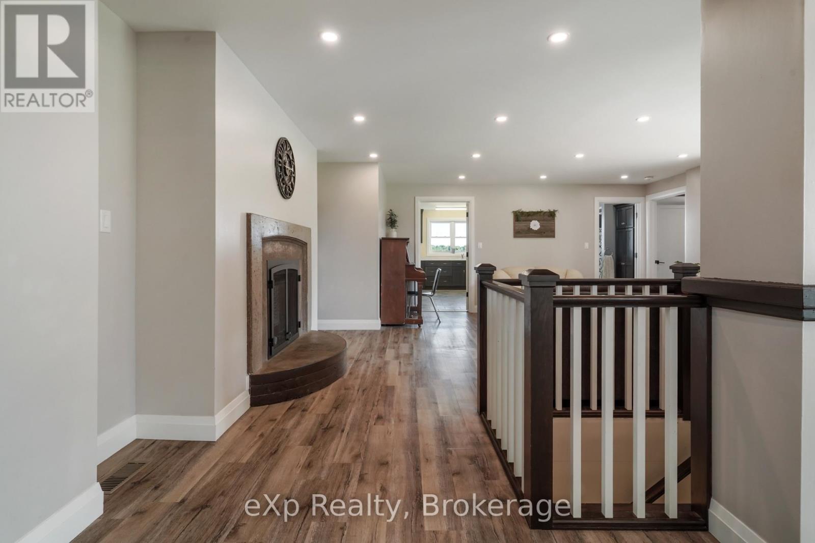 44032 AMBERLEY ROAD - Image 14