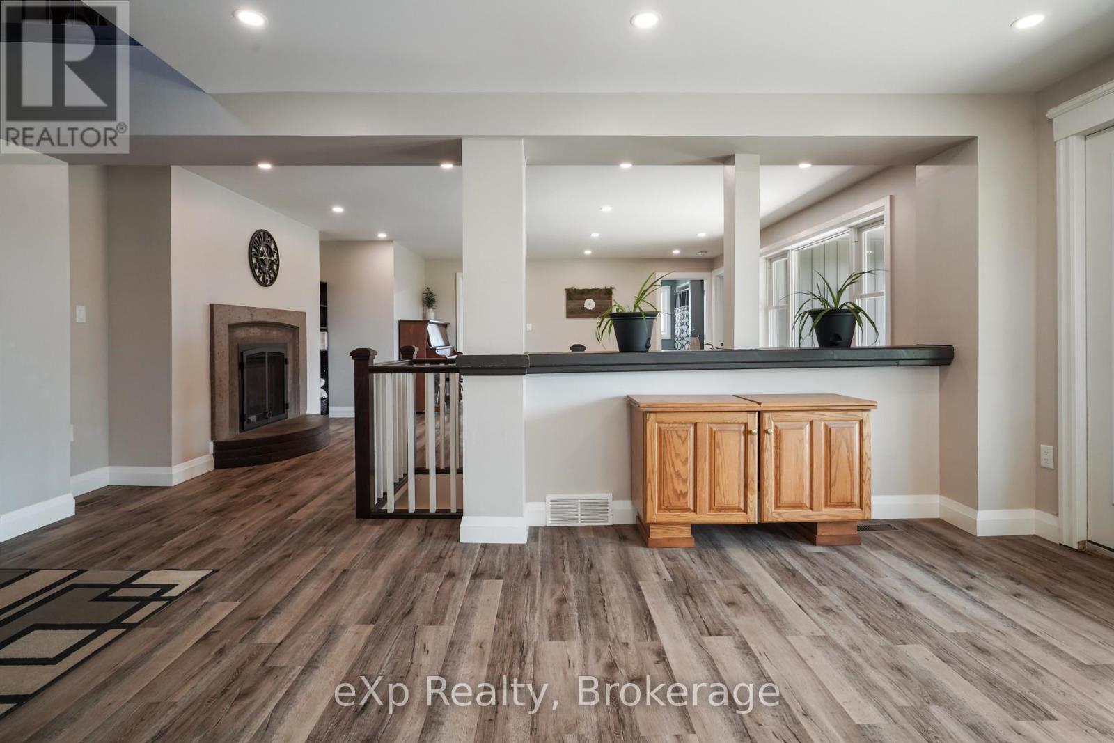 44032 AMBERLEY ROAD - Image 15