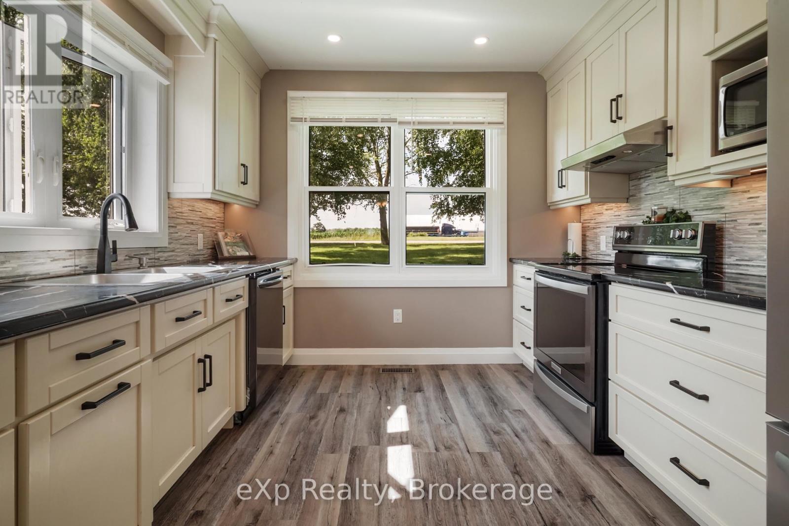 44032 AMBERLEY ROAD - Image 16