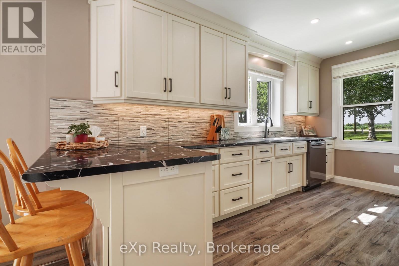 44032 AMBERLEY ROAD - Image 18