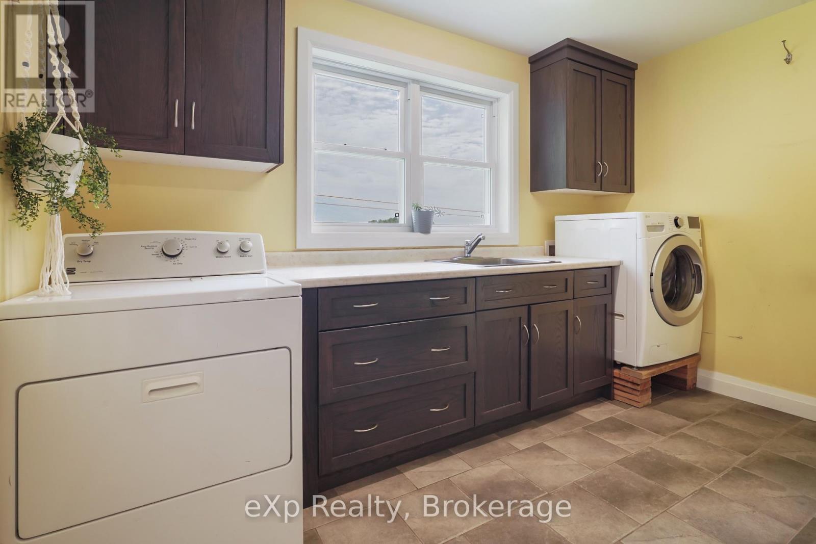 44032 AMBERLEY ROAD - Image 27