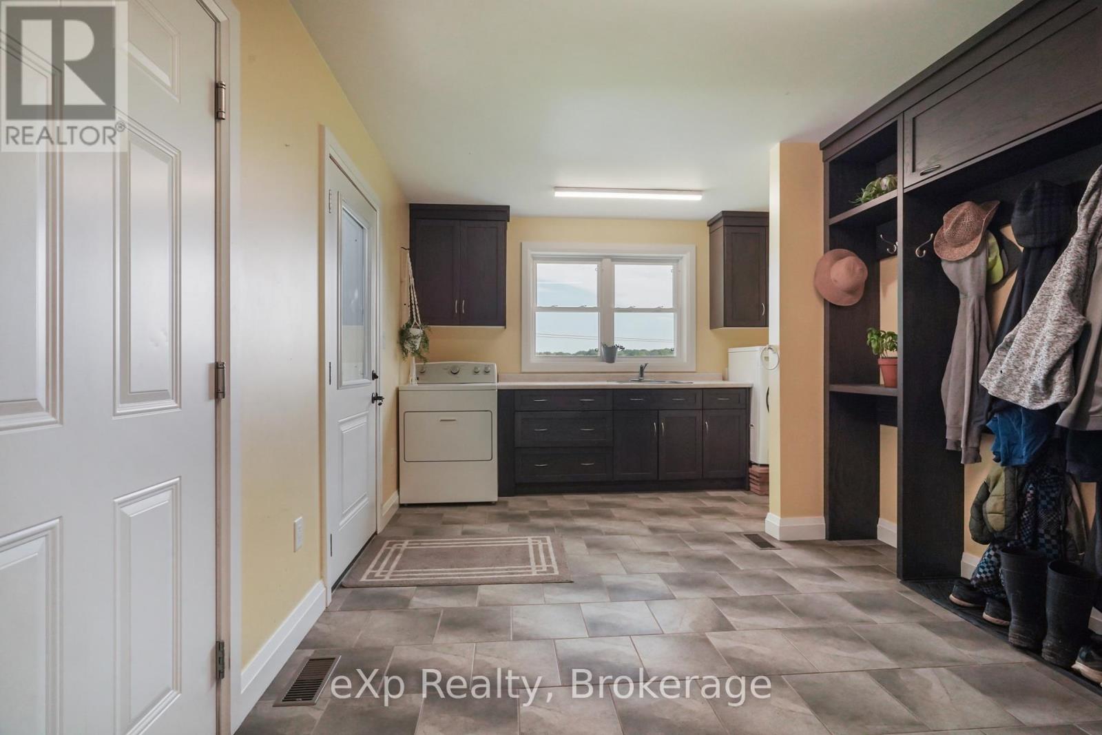 44032 AMBERLEY ROAD - Image 28
