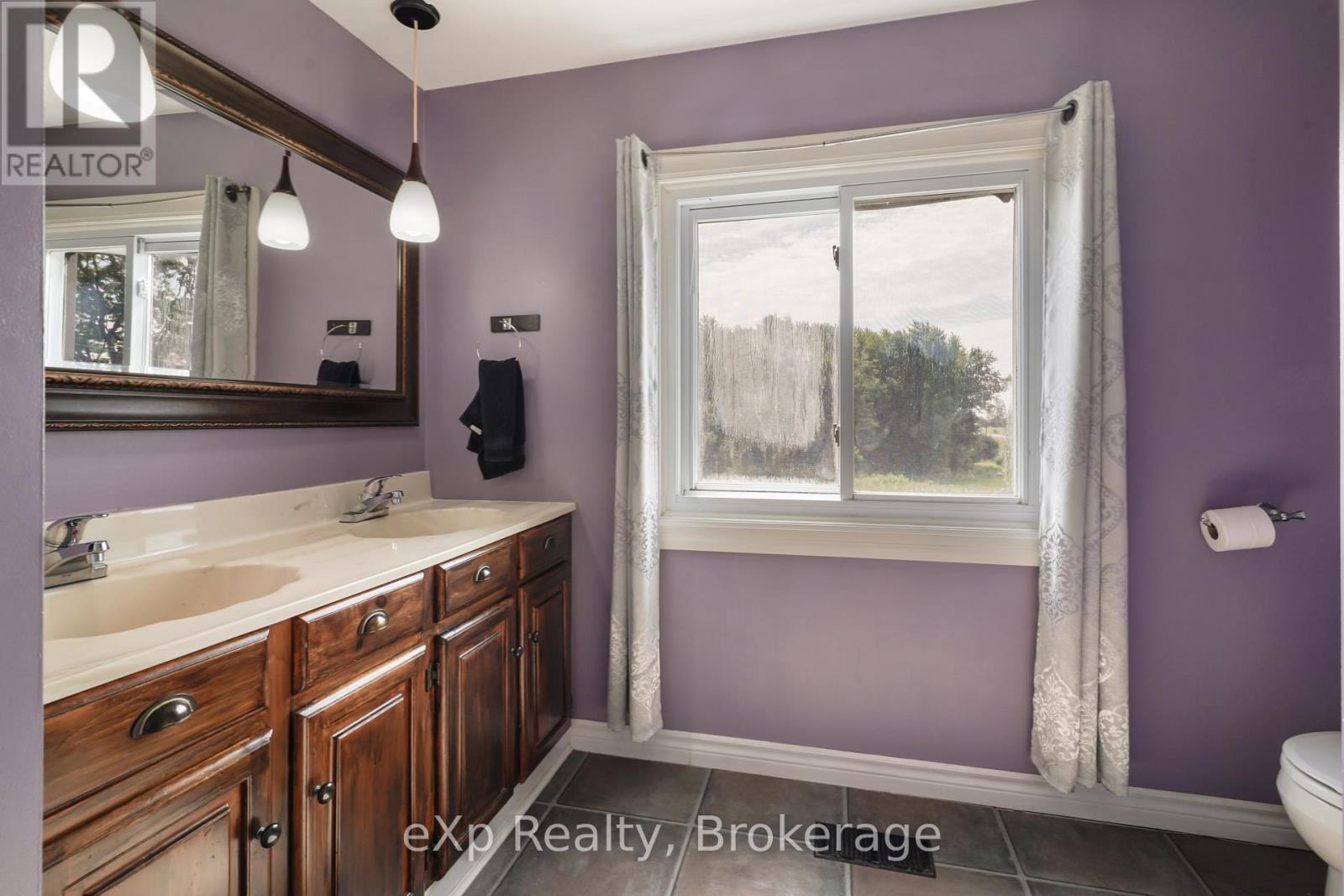 44032 AMBERLEY ROAD - Image 38