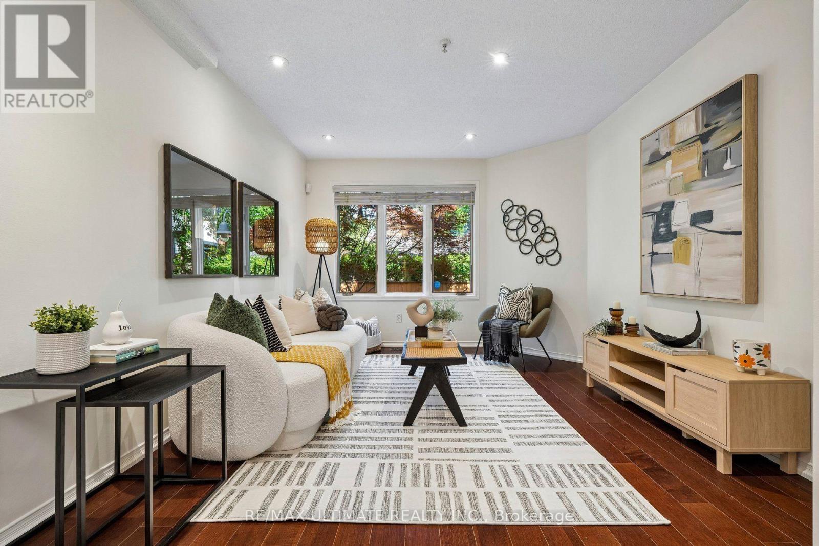 #25 217 ST. GEORGE STREET - 14