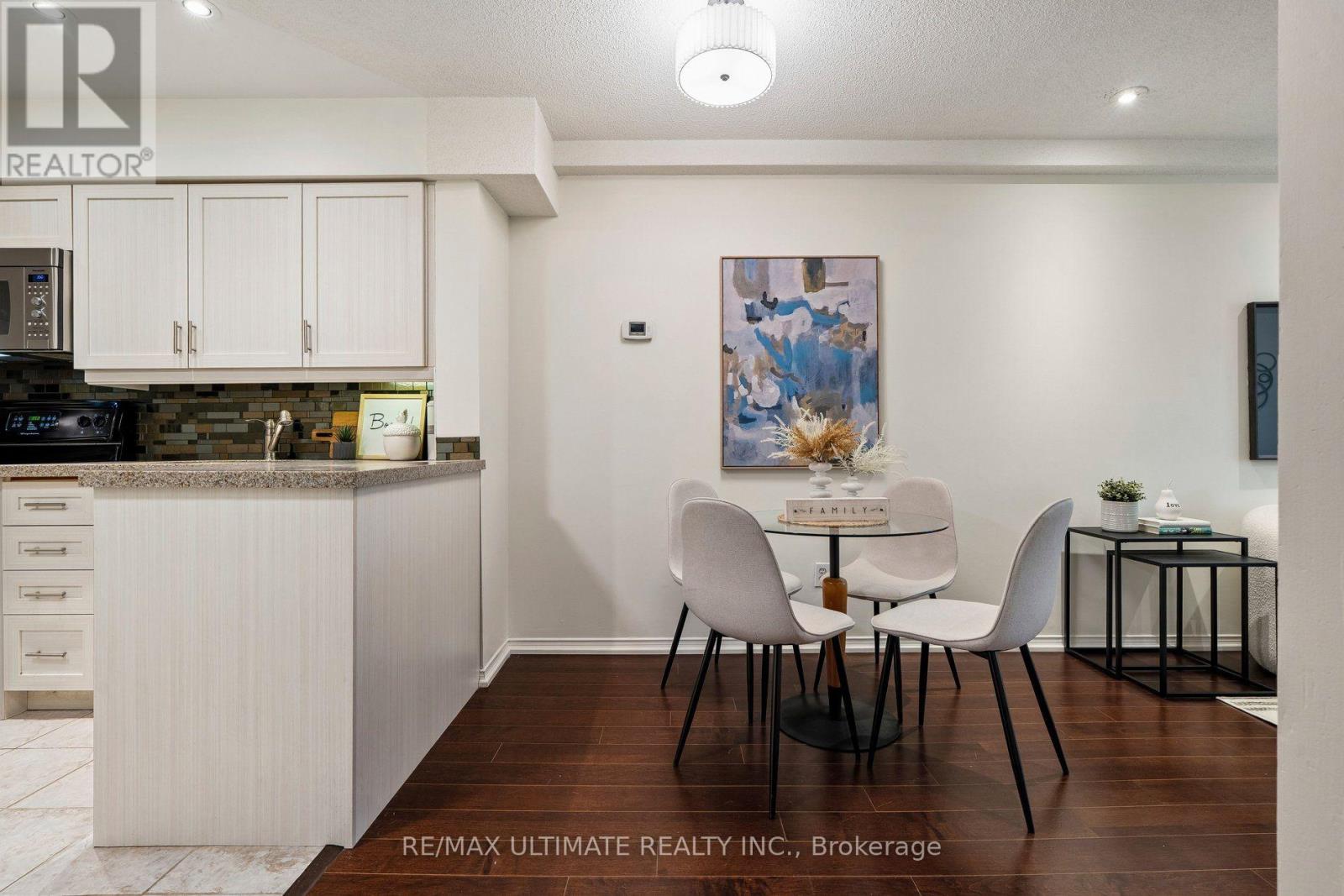 #25 217 ST. GEORGE STREET - 8