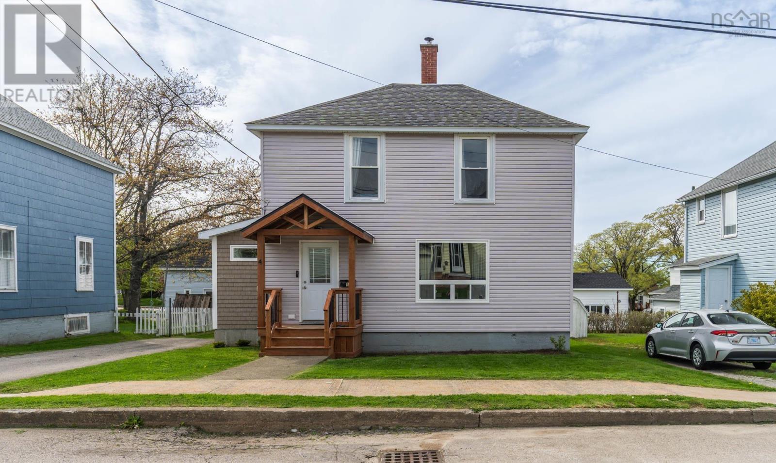 4 Carol Avenue - 1
