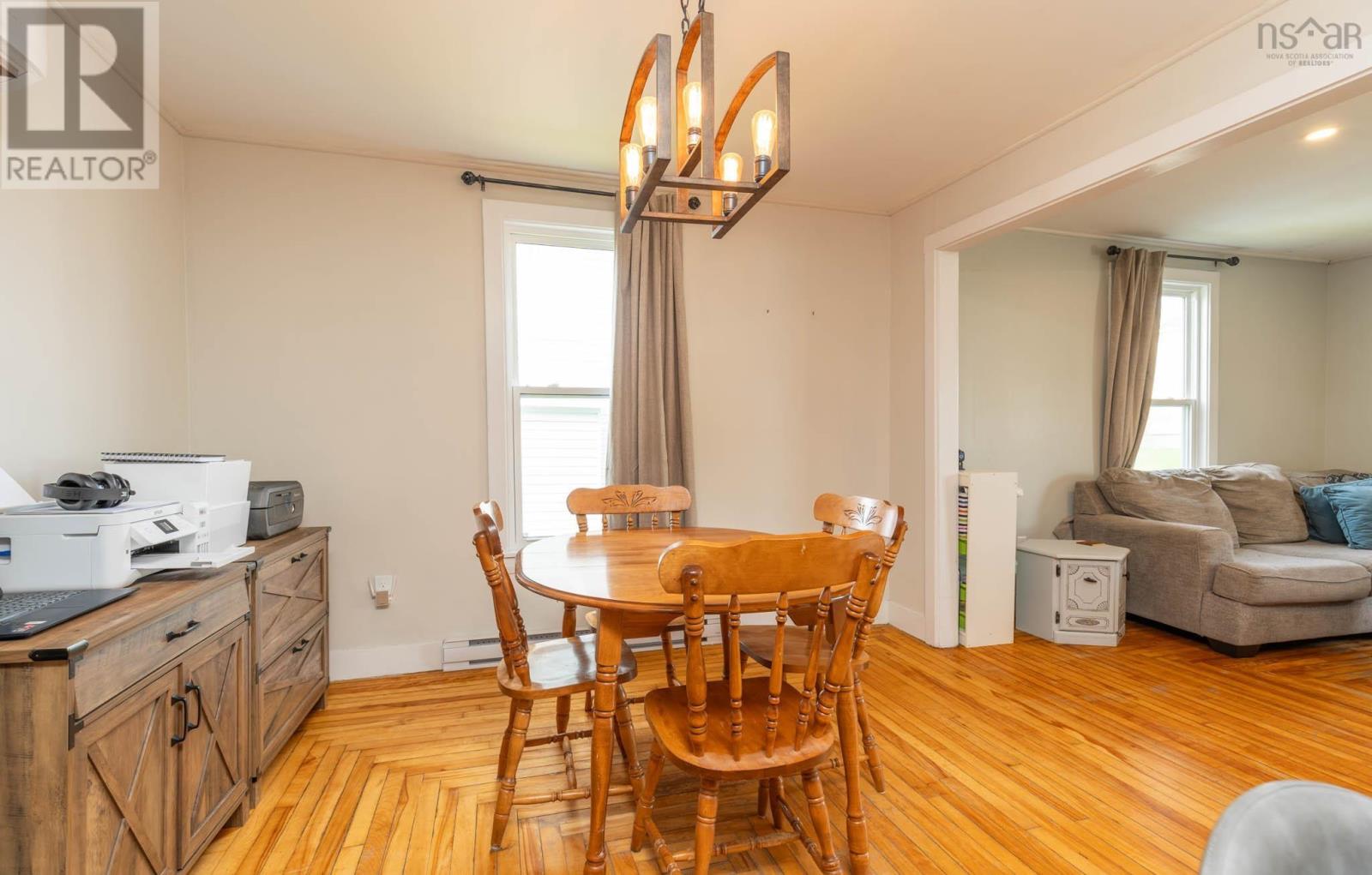 4 Carol Avenue - 11