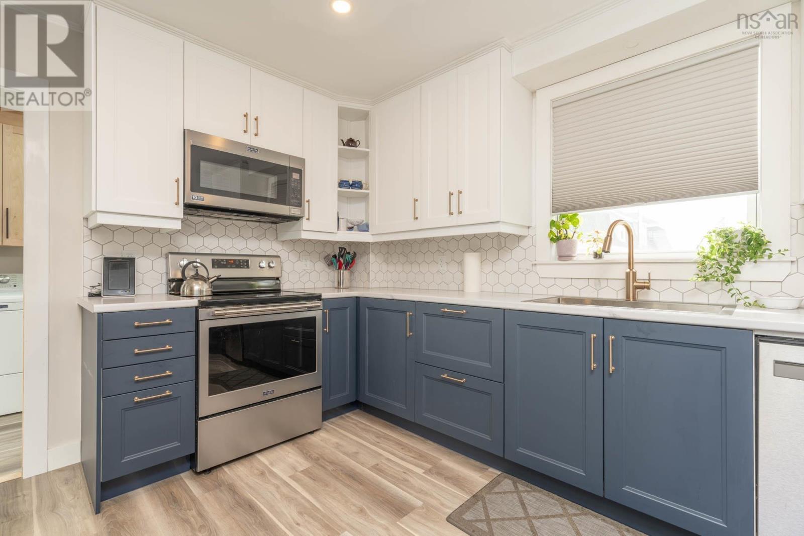 4 Carol Avenue - 19