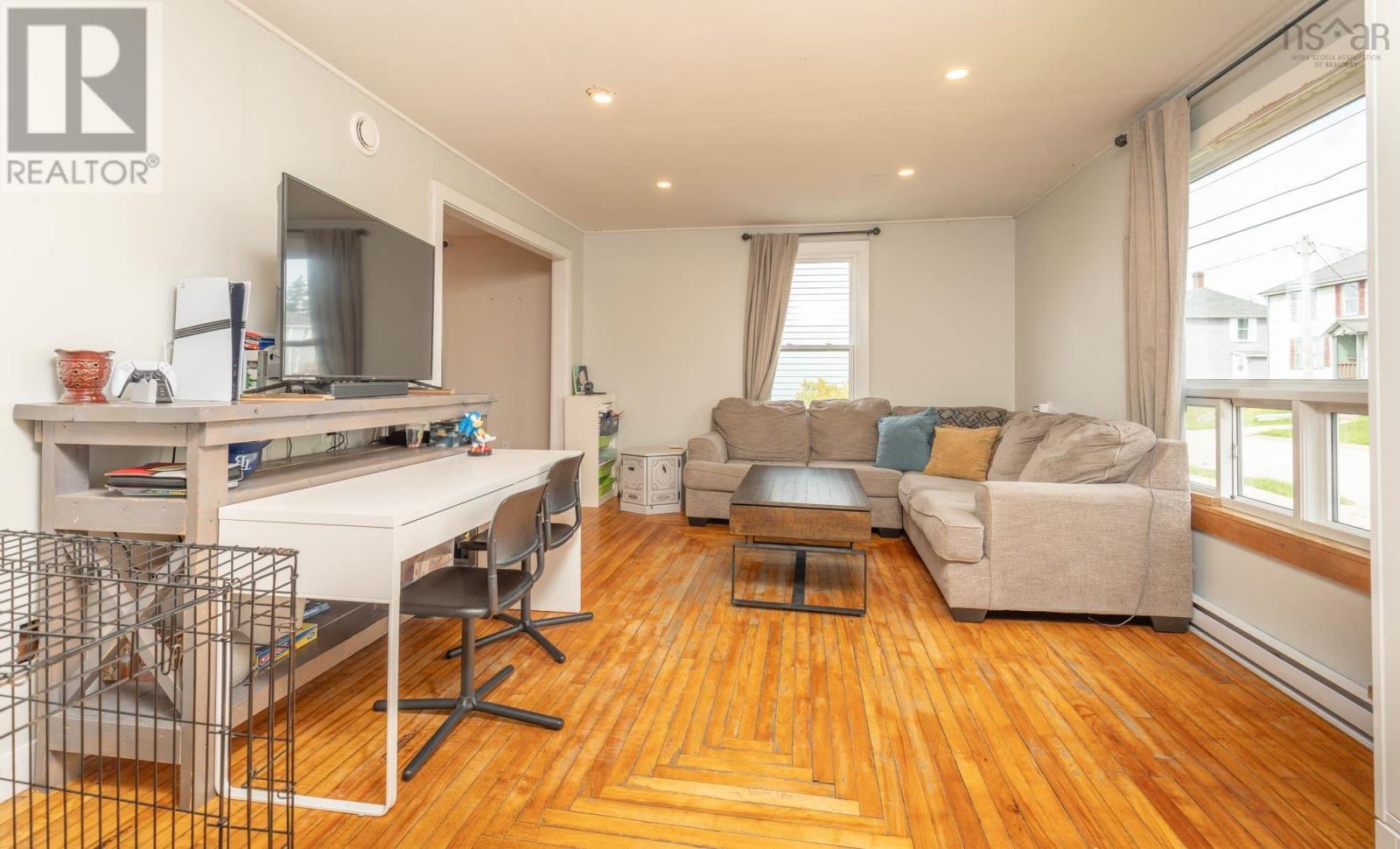 4 Carol Avenue - 10