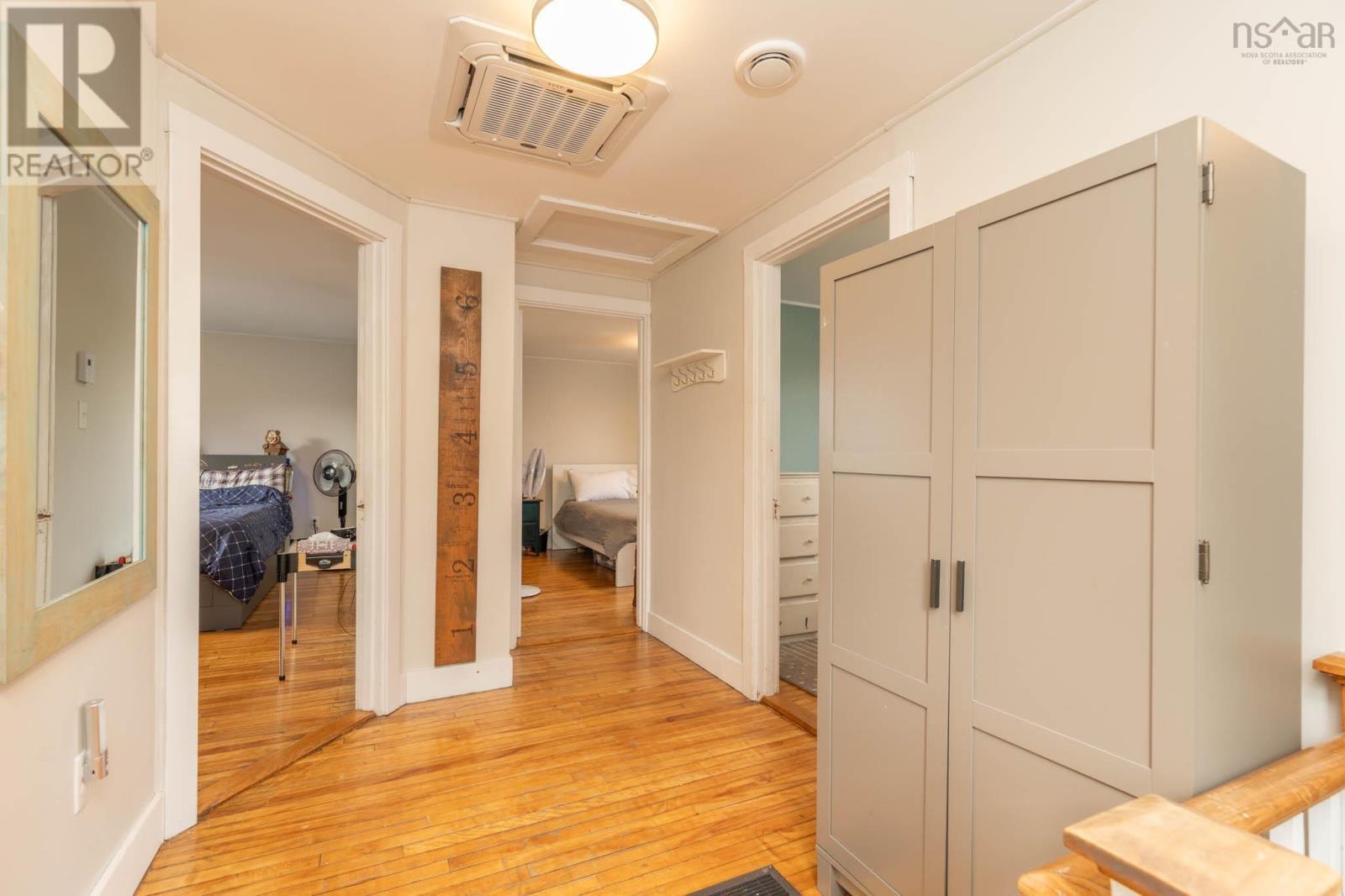 4 Carol Avenue - 27