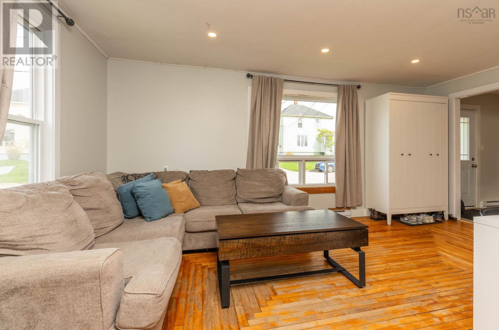 4 Carol Avenue - 9