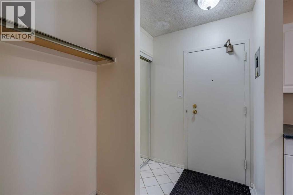 #401 1320 12 Avenue SW - 4