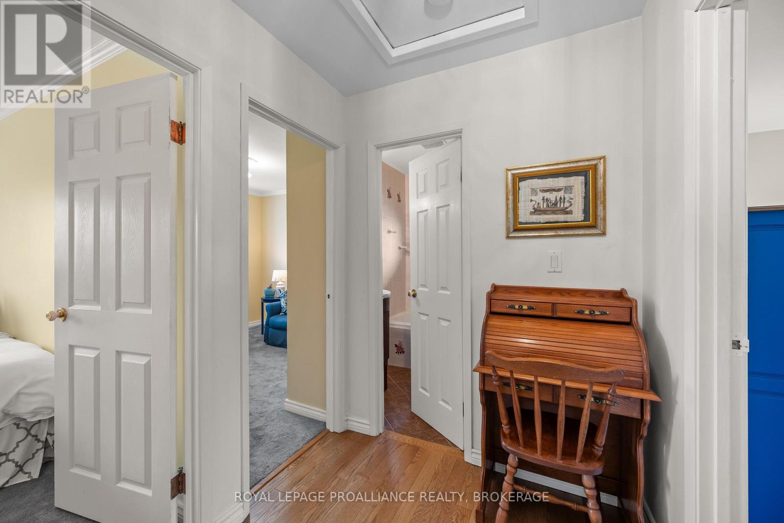 201 CAMBERLEY CRESCENT - 16