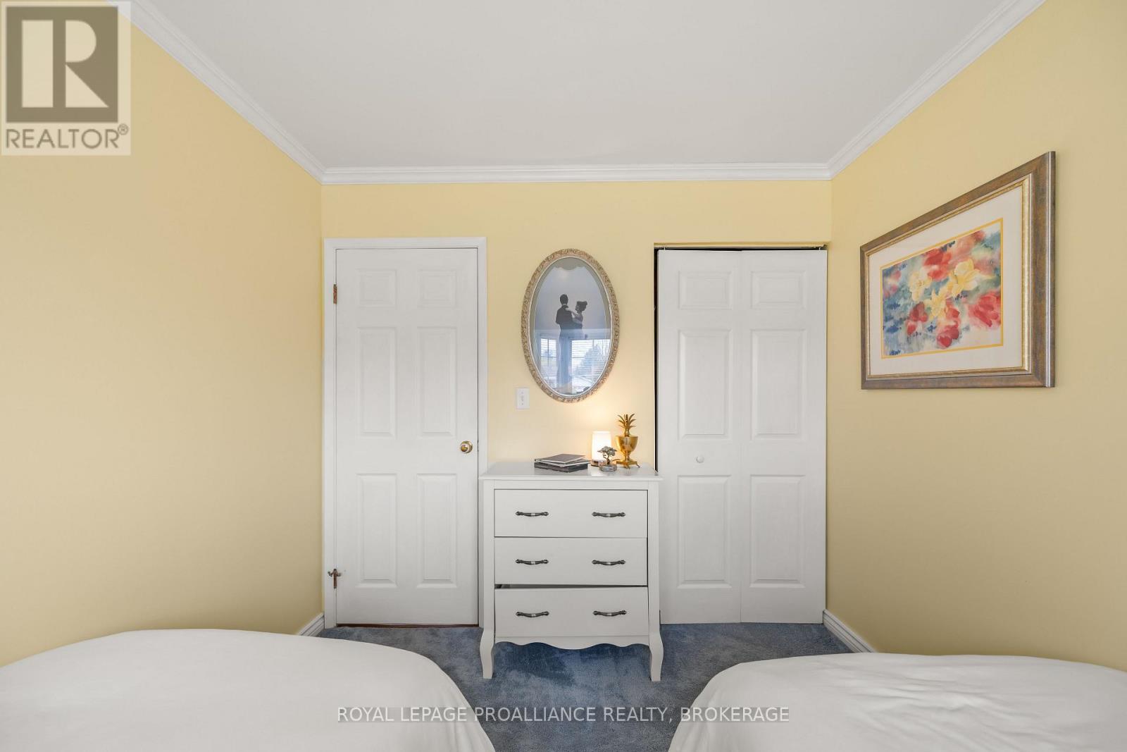 201 CAMBERLEY CRESCENT - 18