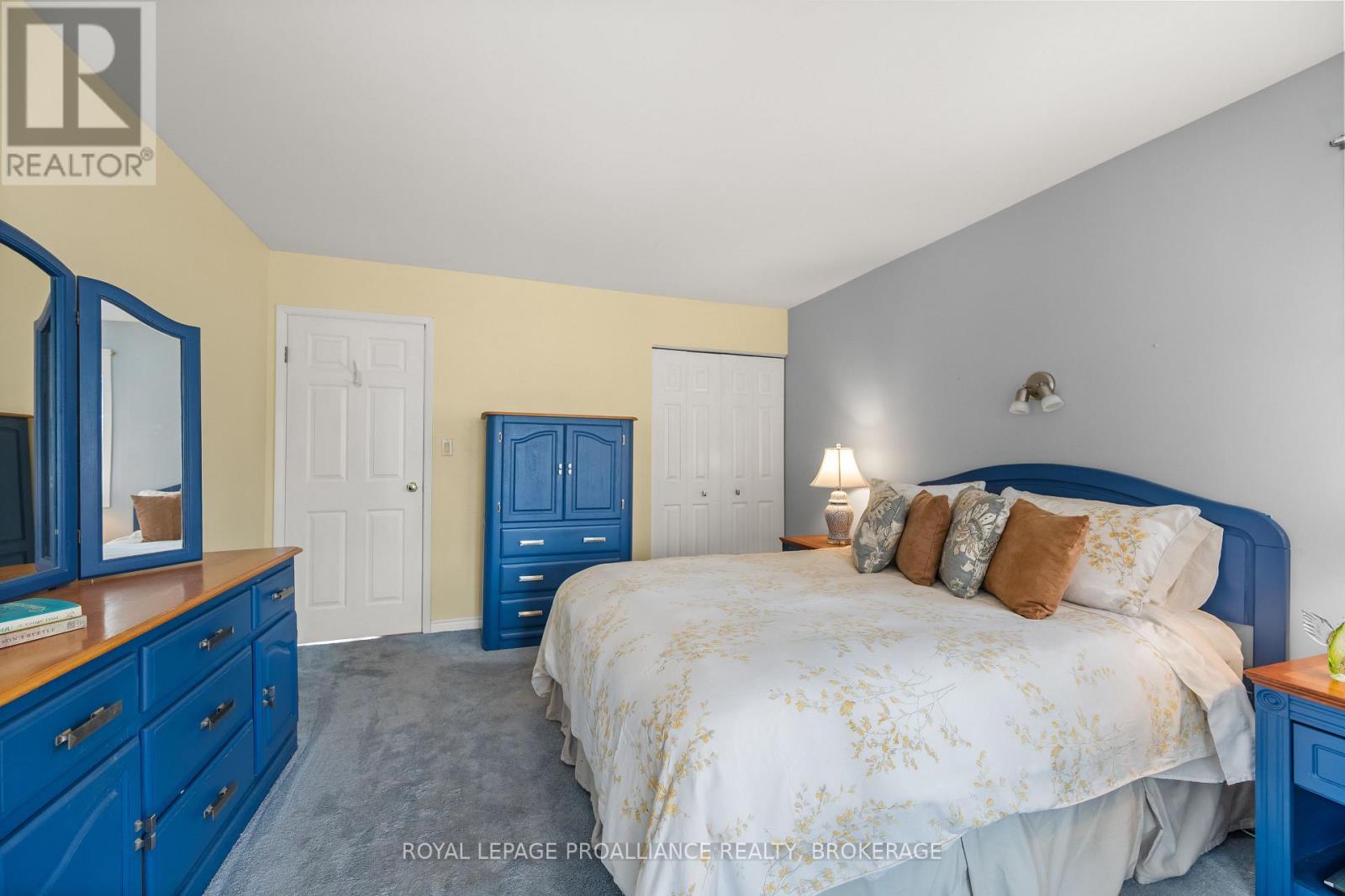 201 CAMBERLEY CRESCENT - 24