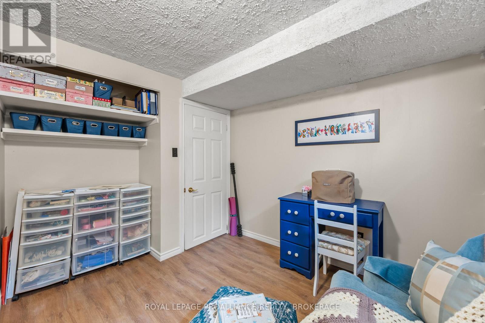 201 CAMBERLEY CRESCENT - 31