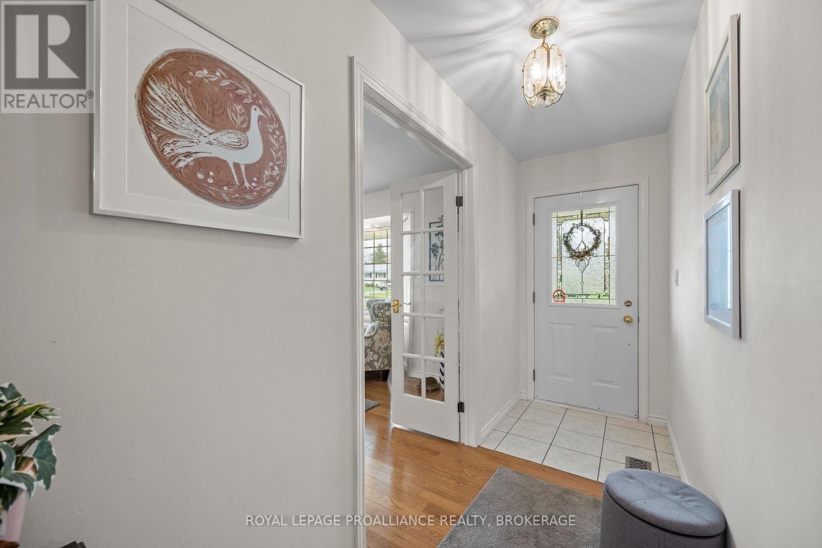 201 CAMBERLEY CRESCENT - 6