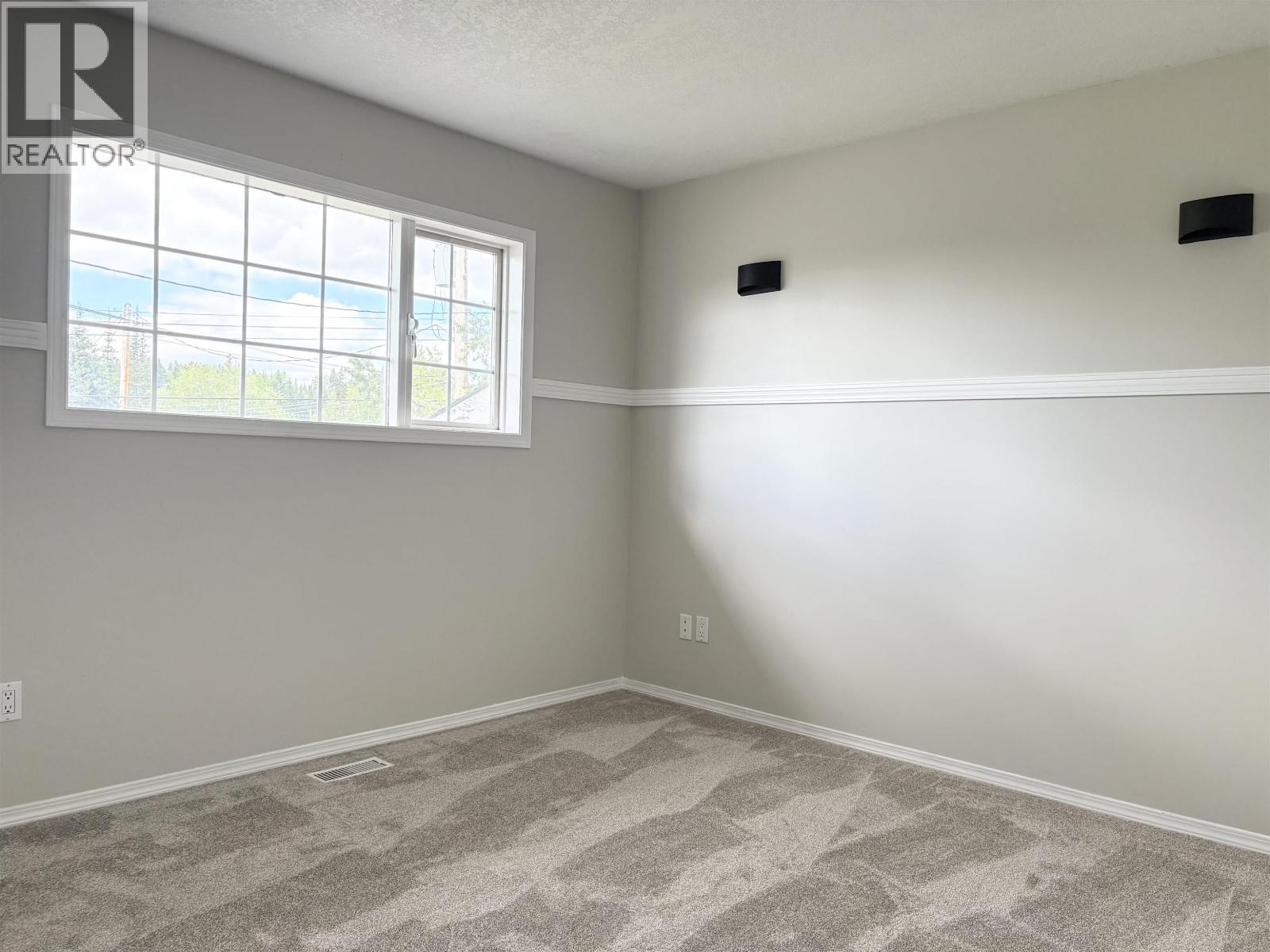 7812 THOMPSON DRIVE - 16