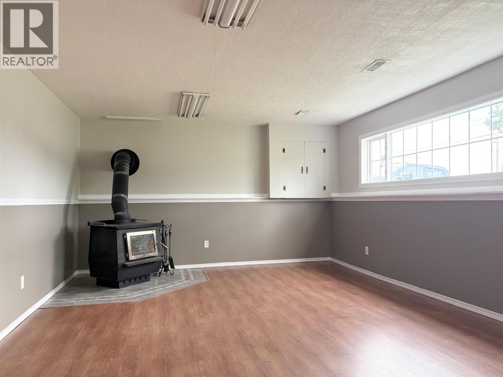 7812 THOMPSON DRIVE - 21