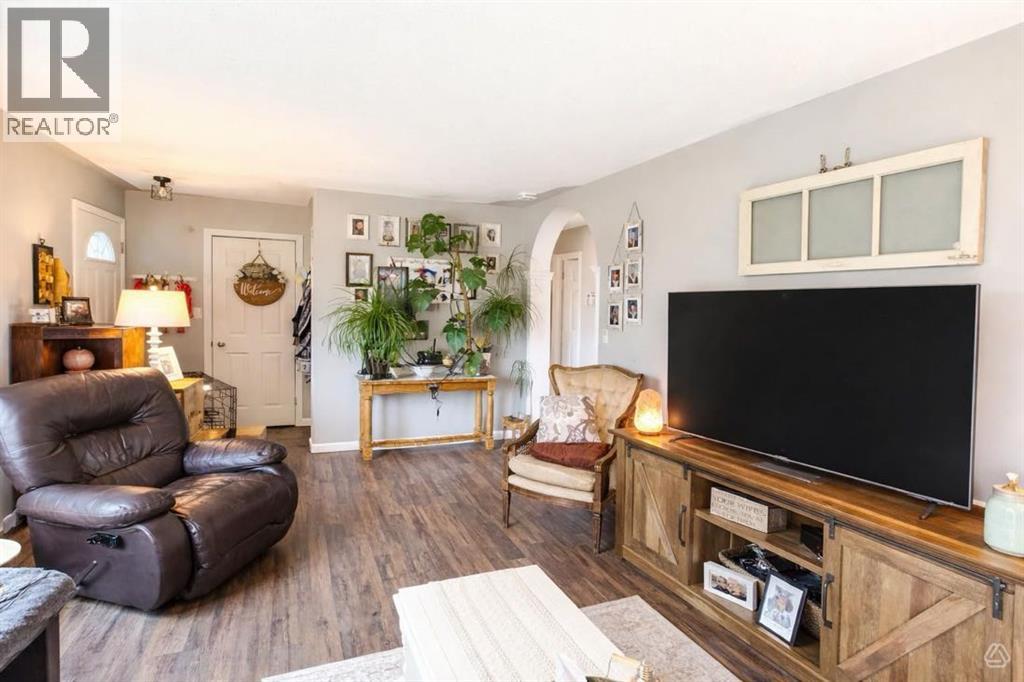 25 Centennial Crescent - 2