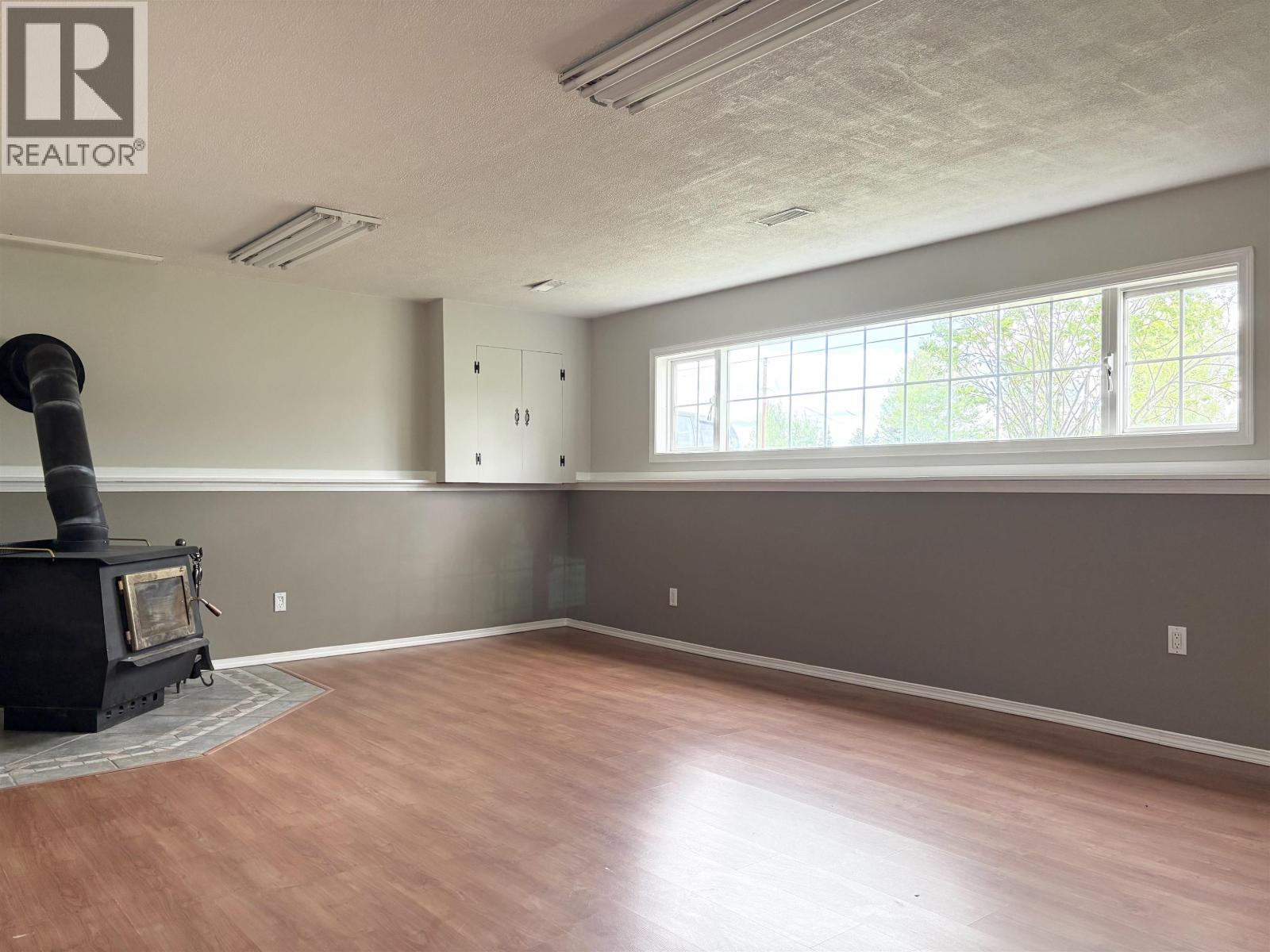 7812 THOMPSON DRIVE - 22