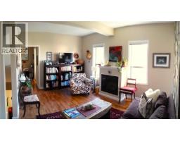 1025 Carberry Gdns, Victoria, BC V8S3R8 Photo 11