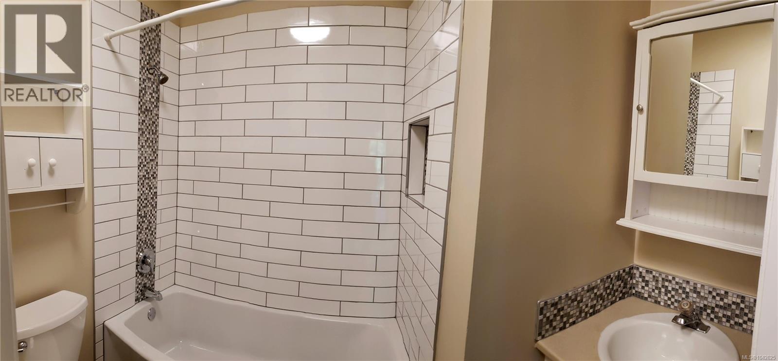 1025 Carberry Gdns - Image 25