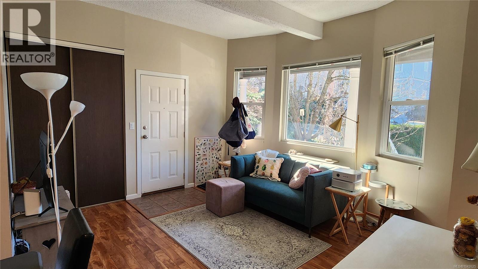 1025 Carberry Gdns - 8