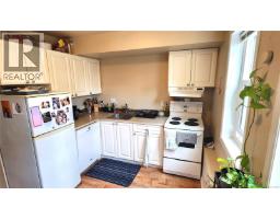 1025 Carberry Gdns, Victoria, BC V8S3R8 Photo 17