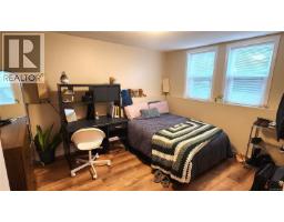 1025 Carberry Gdns, Victoria, BC V8S3R8 Photo 18