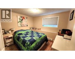 1025 Carberry Gdns, Victoria, BC V8S3R8 Photo 19