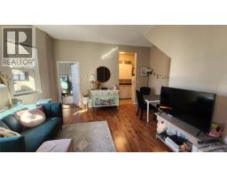 1025 Carberry Gdns, Victoria, BC V8S3R8 Photo 7