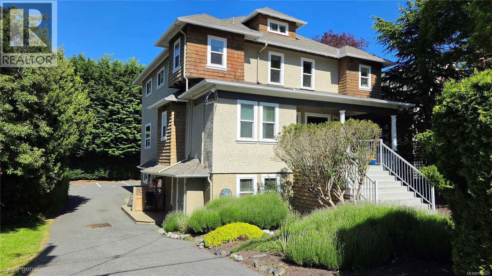 1025 Carberry Gdns - 1