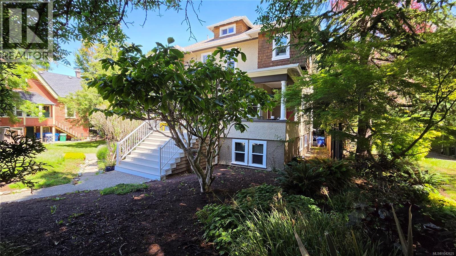 1025 Carberry Gdns - 3