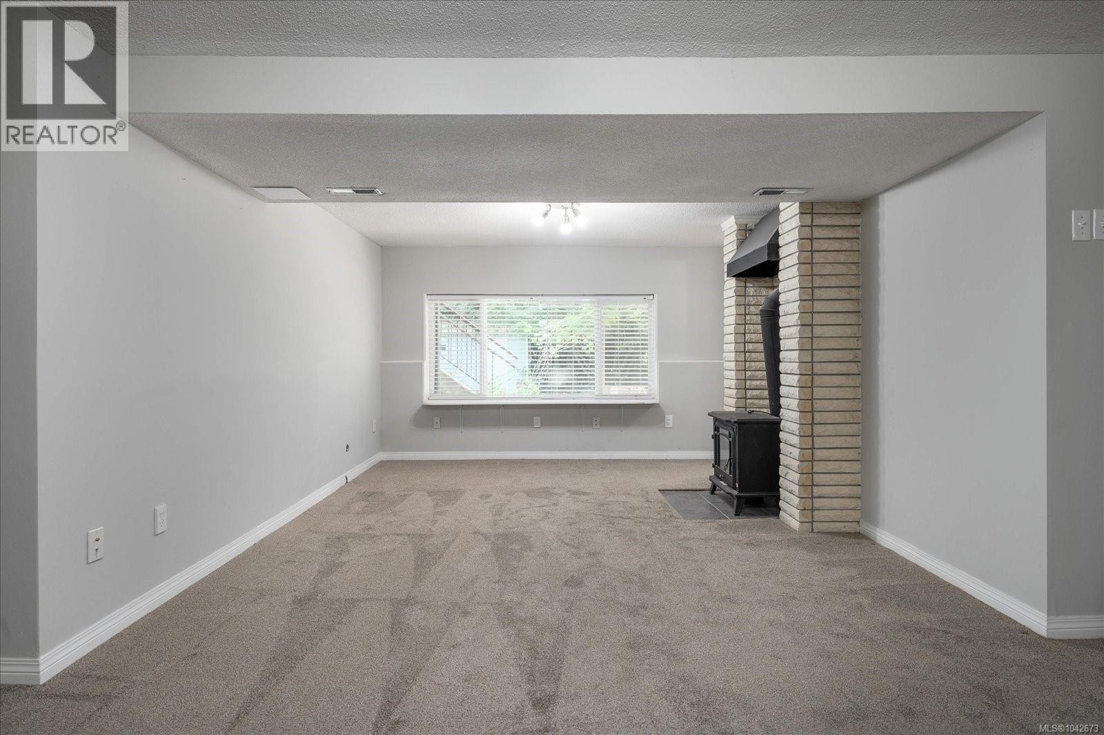 261 Villa Rd - 12